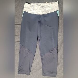 087- Lululemon Gray Floral Waist legging